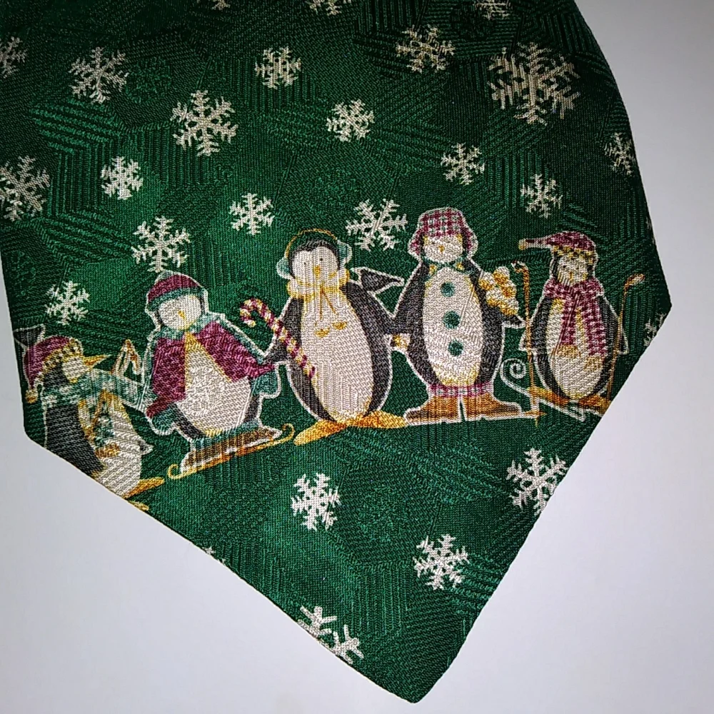Debbie Mumm necktie NWOT